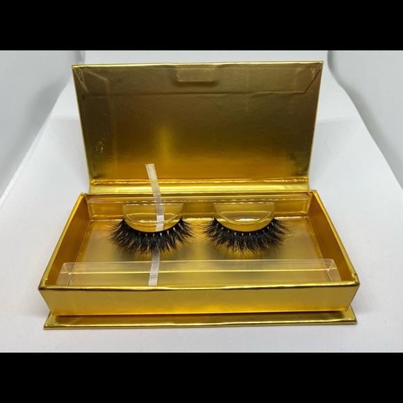 Luxury Mink Lashes - Picture 10 of 11